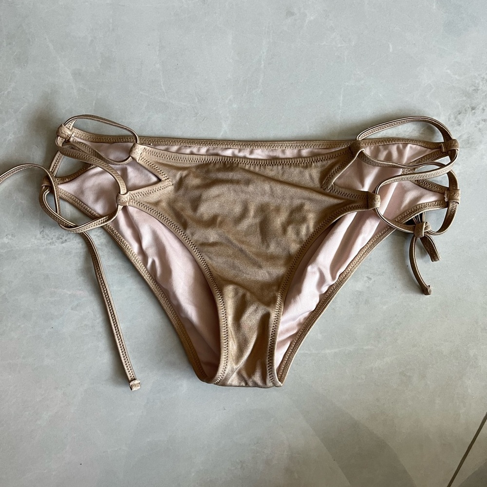 3 X $15 | Dhade & Shore | Champagne bikini bot